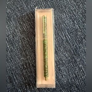 NWT Rifle Paper Leaf Print Pen